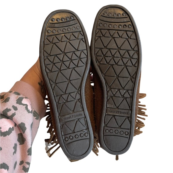 Minnetonka Dusty Brown Suede Hi Top Back Zip Fringe Ankle Booties - Picture 7 of 15